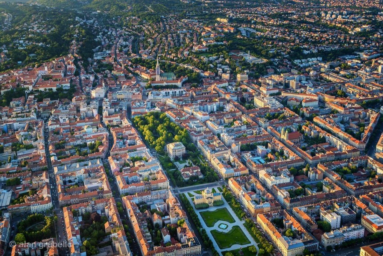 Meridian Apartment , 300M To Bus Terminal, Fast Wifi & Airport Transf Záhřeb Exteriér fotografie